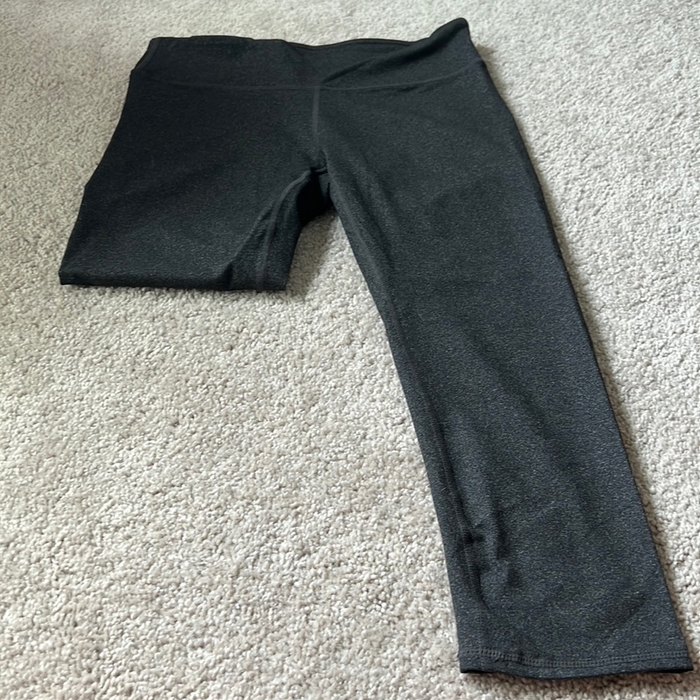 Fabletics cropped leggings